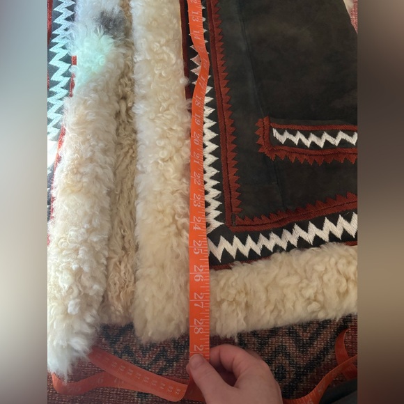 Vintage 70s Afghan Sheepskin Bohemian Vest - Picture 4 of 7